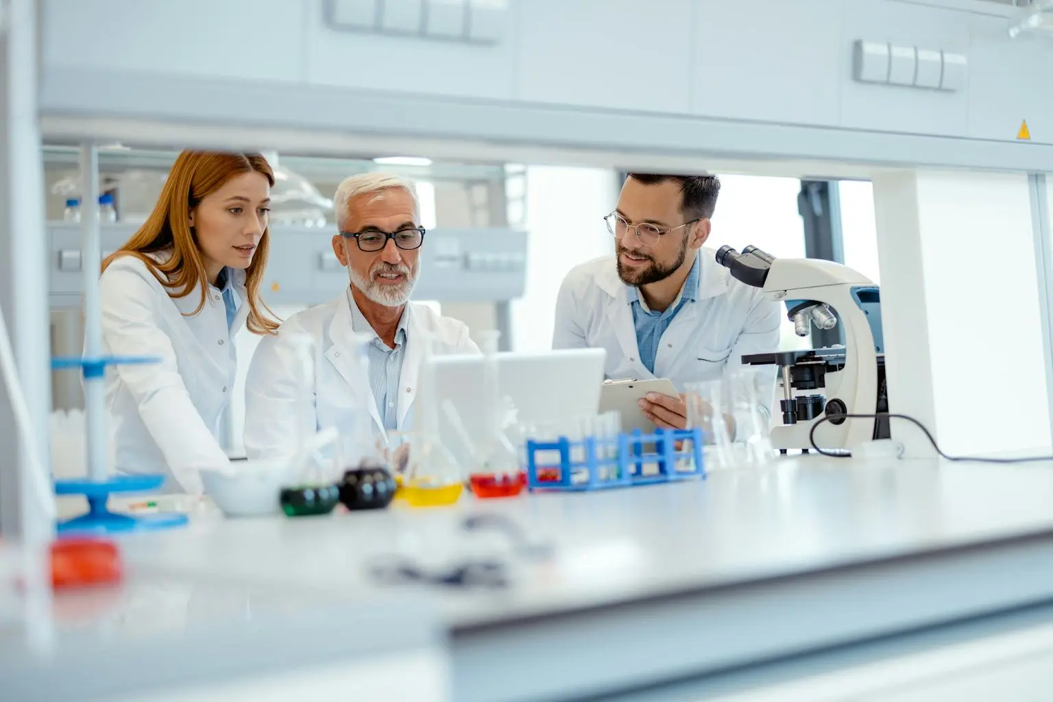 أخصائي أبحاث علم البيئة وتطوير الحلول المستدامة